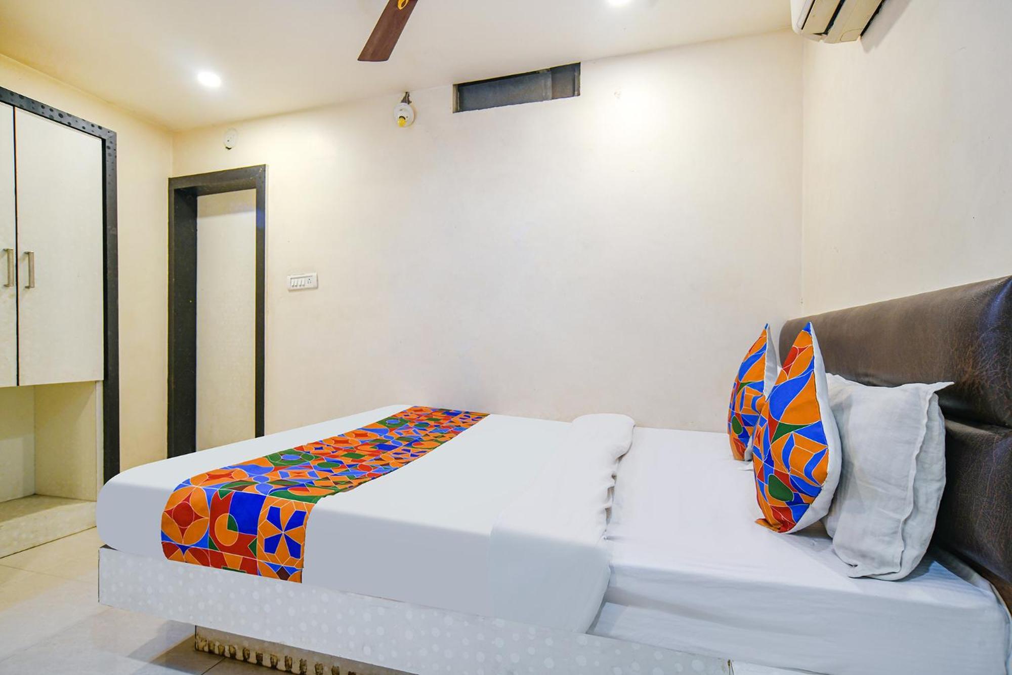 Fabhotel Shivam Palace- Near Mahakal Mandir Ujjain Bagian luar foto