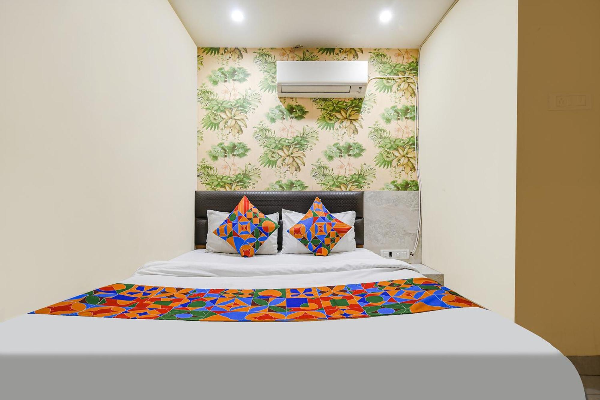 Fabhotel Shivam Palace- Near Mahakal Mandir Ujjain Bagian luar foto