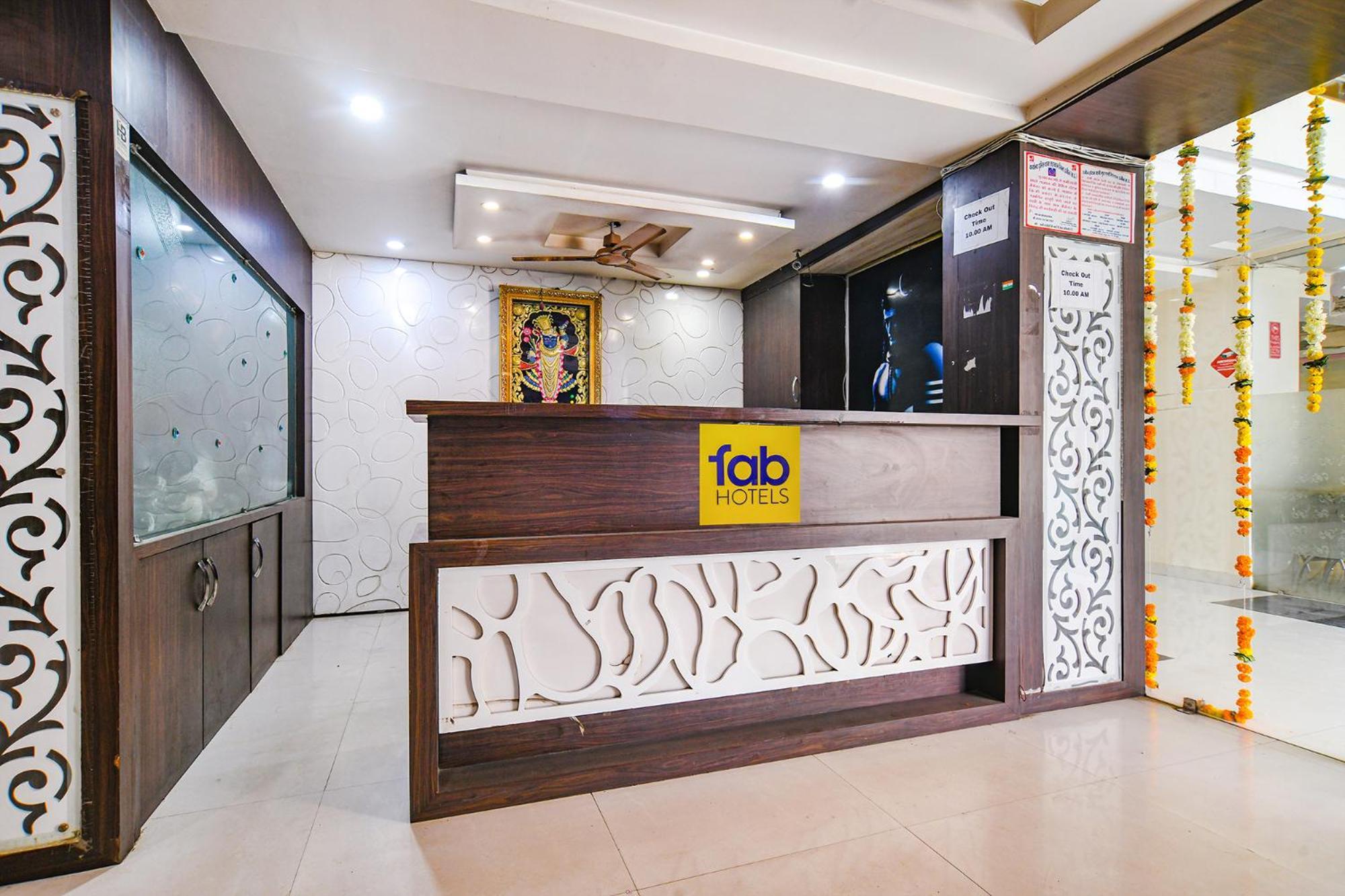 Fabhotel Shivam Palace- Near Mahakal Mandir Ujjain Bagian luar foto