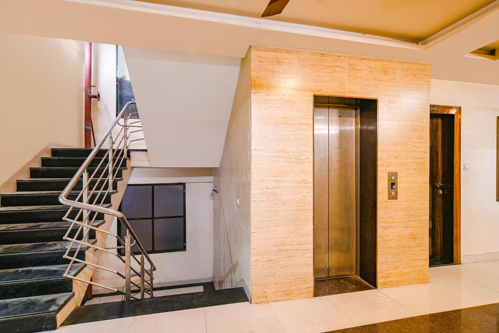 Fabhotel Shivam Palace- Near Mahakal Mandir Ujjain Bagian luar foto