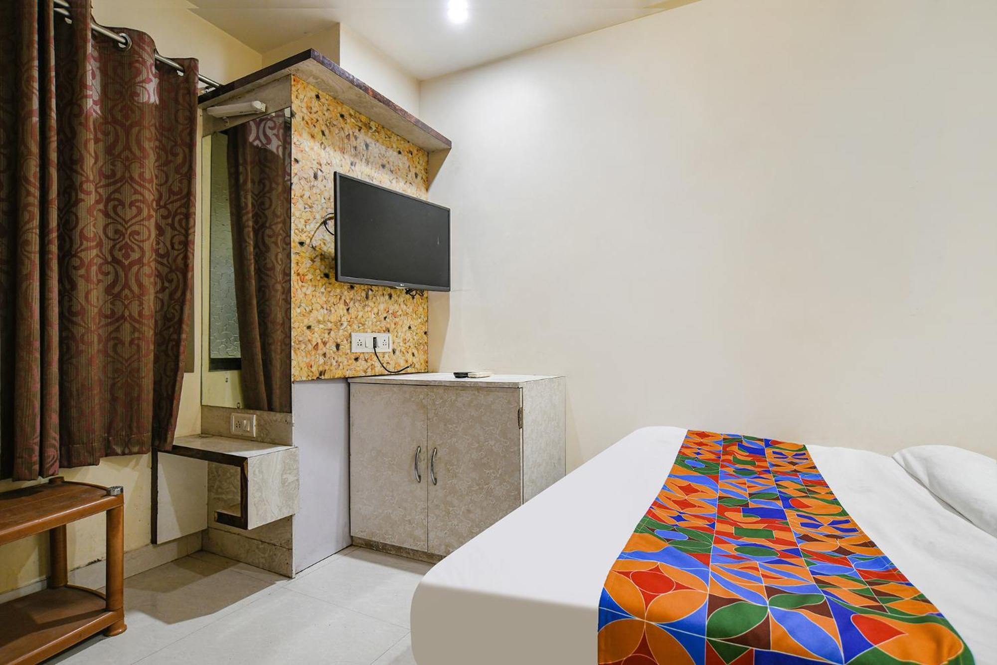 Fabhotel Shivam Palace- Near Mahakal Mandir Ujjain Bagian luar foto