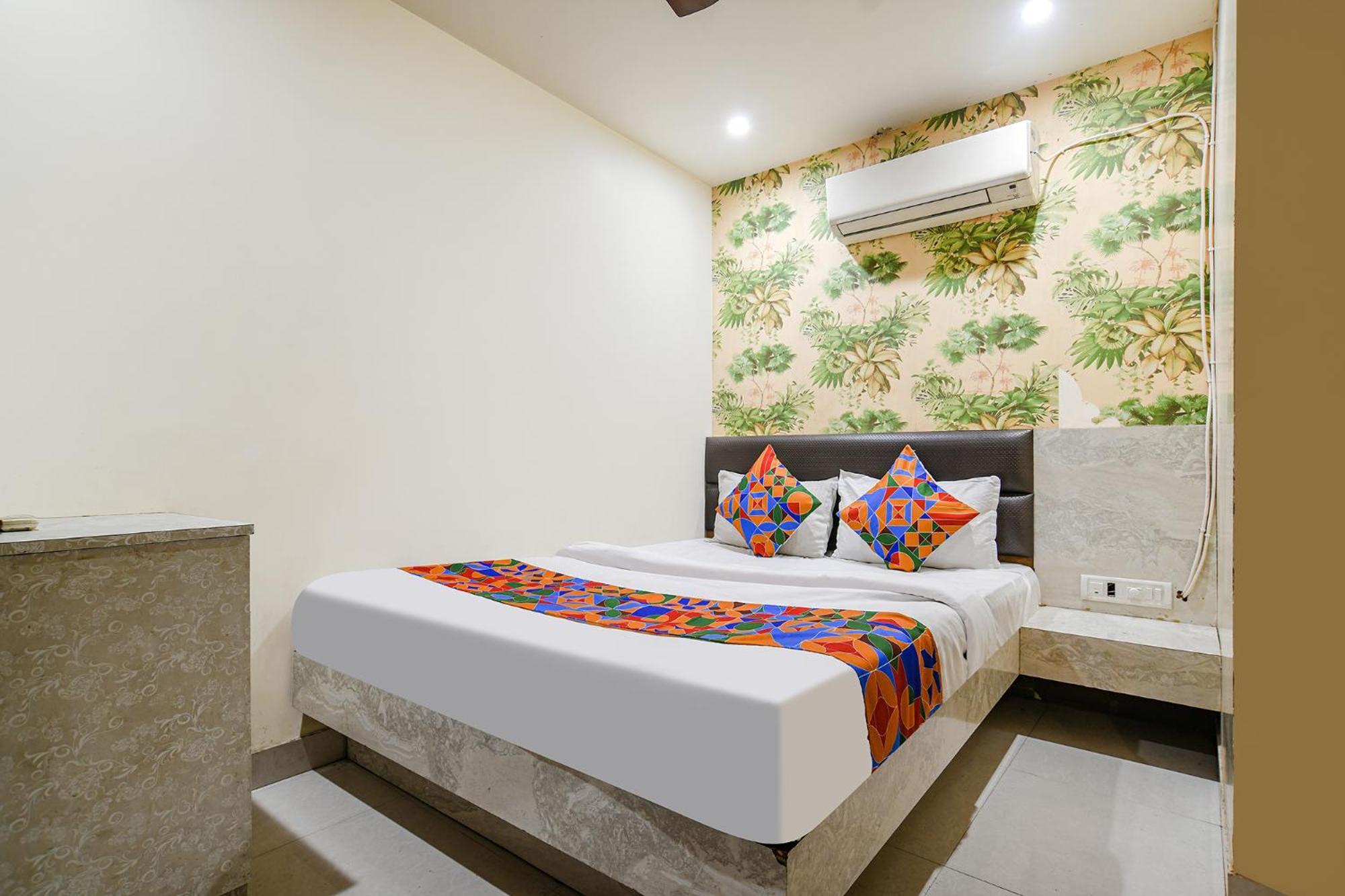 Fabhotel Shivam Palace- Near Mahakal Mandir Ujjain Bagian luar foto