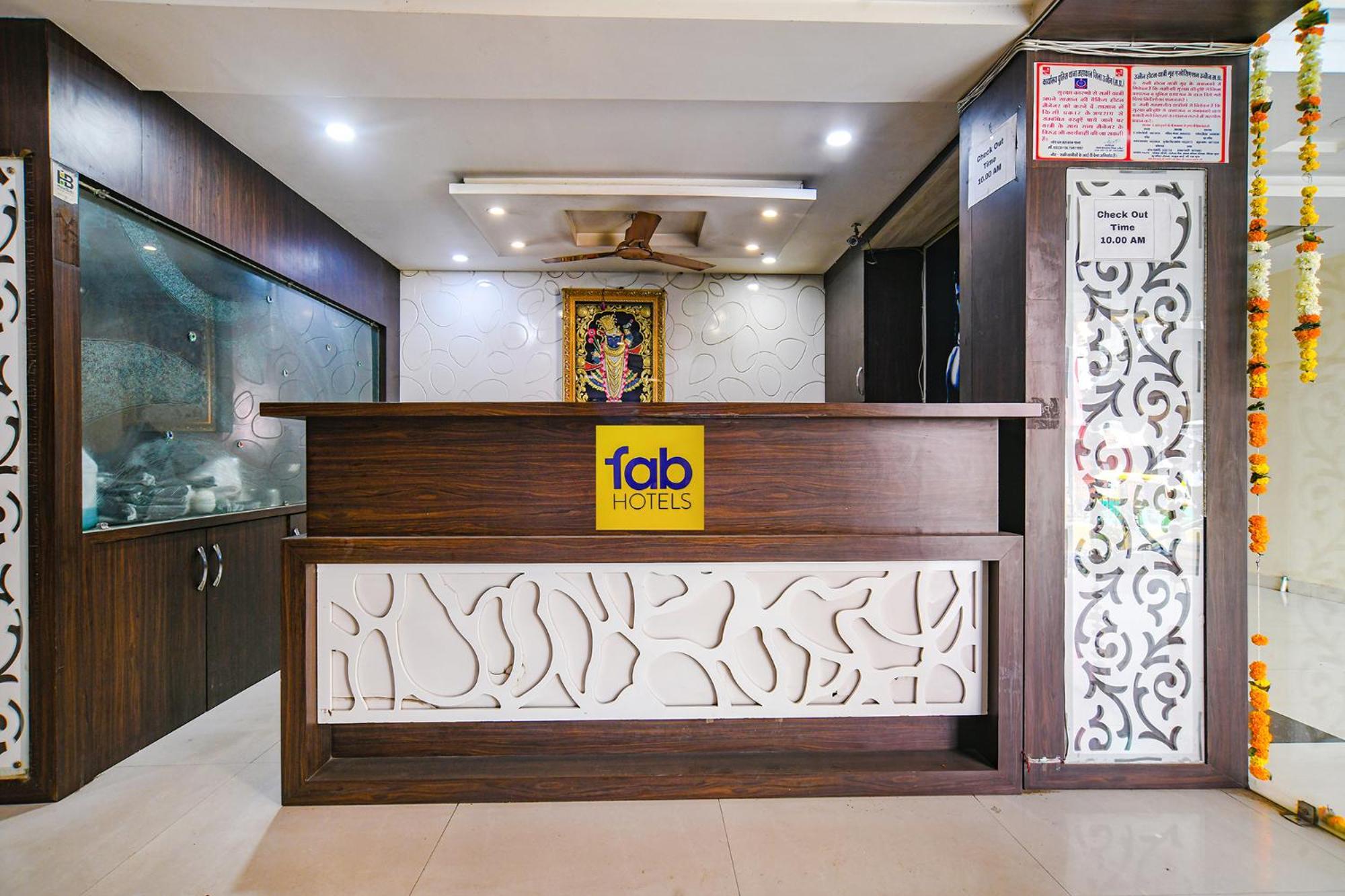 Fabhotel Shivam Palace- Near Mahakal Mandir Ujjain Bagian luar foto